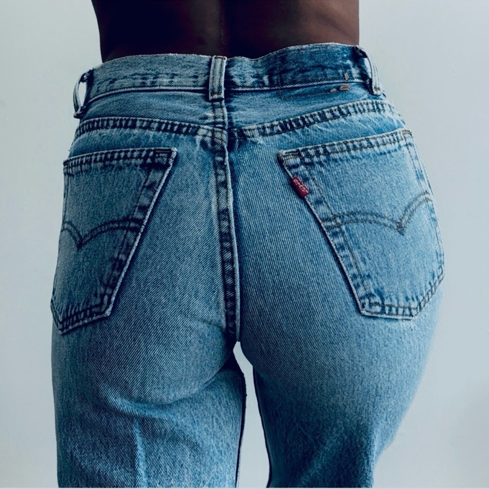 Vintage Levi's Women's 550 Tapered High Rise Jean mom Jean 90s blue